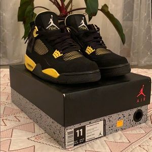 Nike Air Jordan 4 “IV” “Thunder”